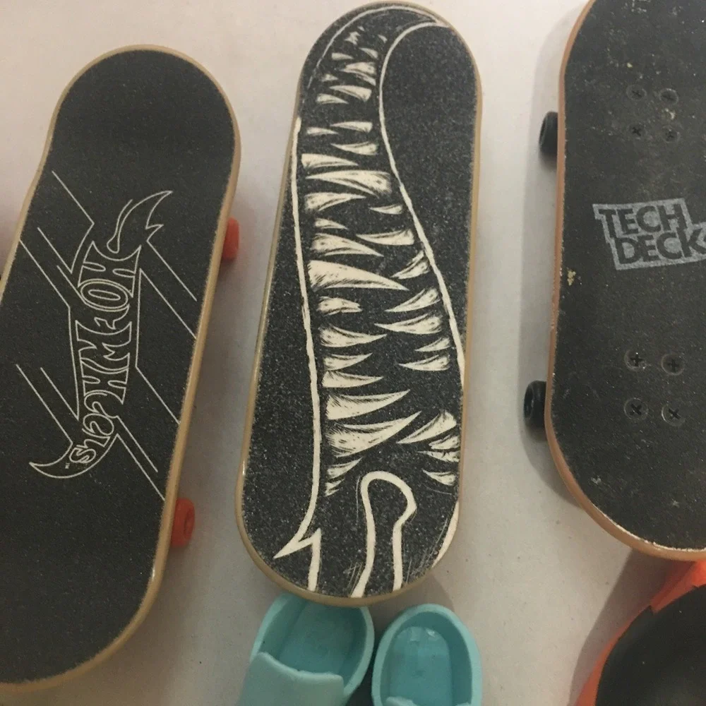 Hot Wheels Tony Hawk Finger Board  and Shoes Lot